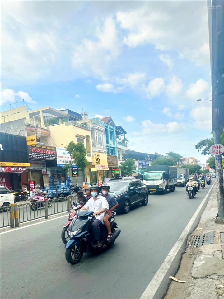 Siu mặt tiền 5 tầng  5x 18m  cạnh đầm sen, q6  chốt 9tỷ