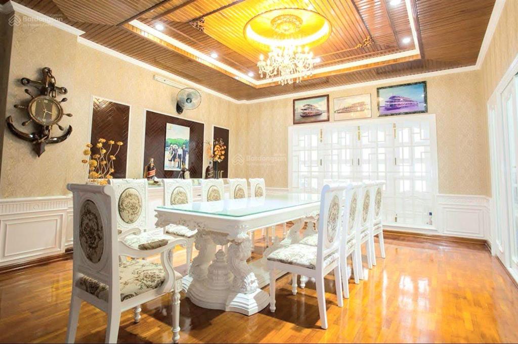 Bán biệt thự mặt tiền tân phú  5 tầng sang xịn mịn  8x 55m