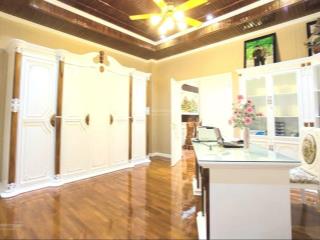 Bán biệt thự mặt tiền tân phú  5 tầng sang xịn mịn  8x 55m