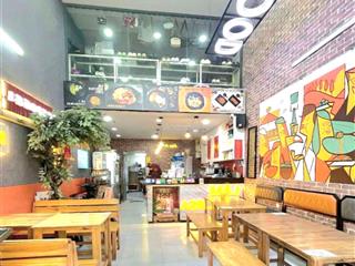 Cạnh q11 ,chợ hoa đầm sen  4 tầng 82m2  hxt 8m thông