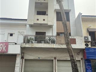 Cho thuê nhà mp trung hòa 150m2 x 4t, mt 5,5m, giá thuê 110tr, thông sàn, cầu thang cuối, đẹp