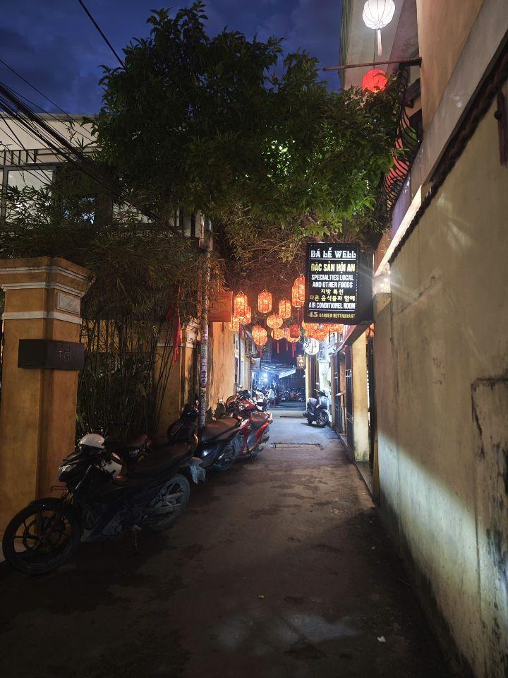 Hiếm Bán- Trung Tâm Thành Phố- Nhà 2 Tầng Kiệt Quang Trung Phường Hải Châu- Chỉ :4 Tỷ hơn