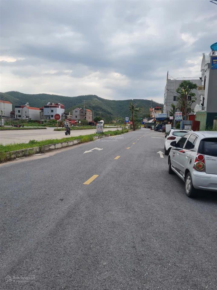 Bán đất đấu giá kem, huyện yên dũng, bắc giang. 90m2. mt 5m. đường 16m. giá 3,6 tỷ