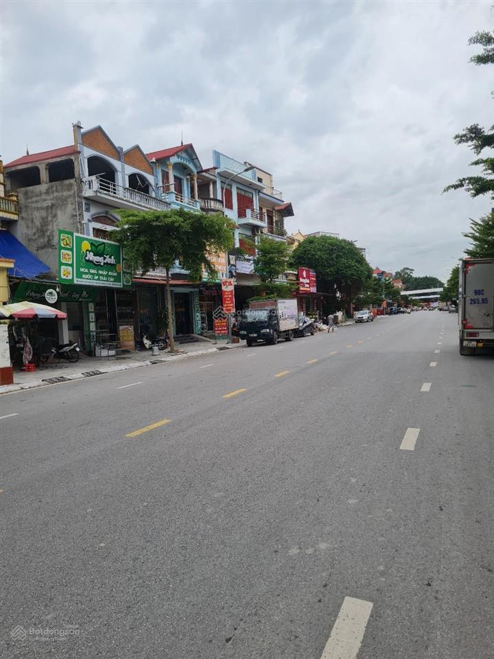 Bán nhà mặt đường lê đức trung thị trấn neo yên dũng, bắc giang. 160m2, mt 4,8m. kd tốt. giá 5,6 tỷ