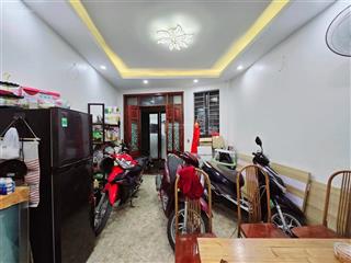 Thanh xuân  nhà mới ở luôn. dt30m x 5 tầng. mt4.2m. giá 7 tỷ hơn. nhà gần hồ.  0989 388 ***