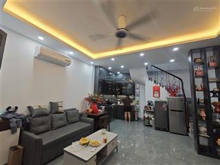 Dịch vọng hậu 36m x 5 tầng. mt5.1m. nhà 2 thoáng. giá 8 tỷ 2.  0989 388 ***0794 182 ***