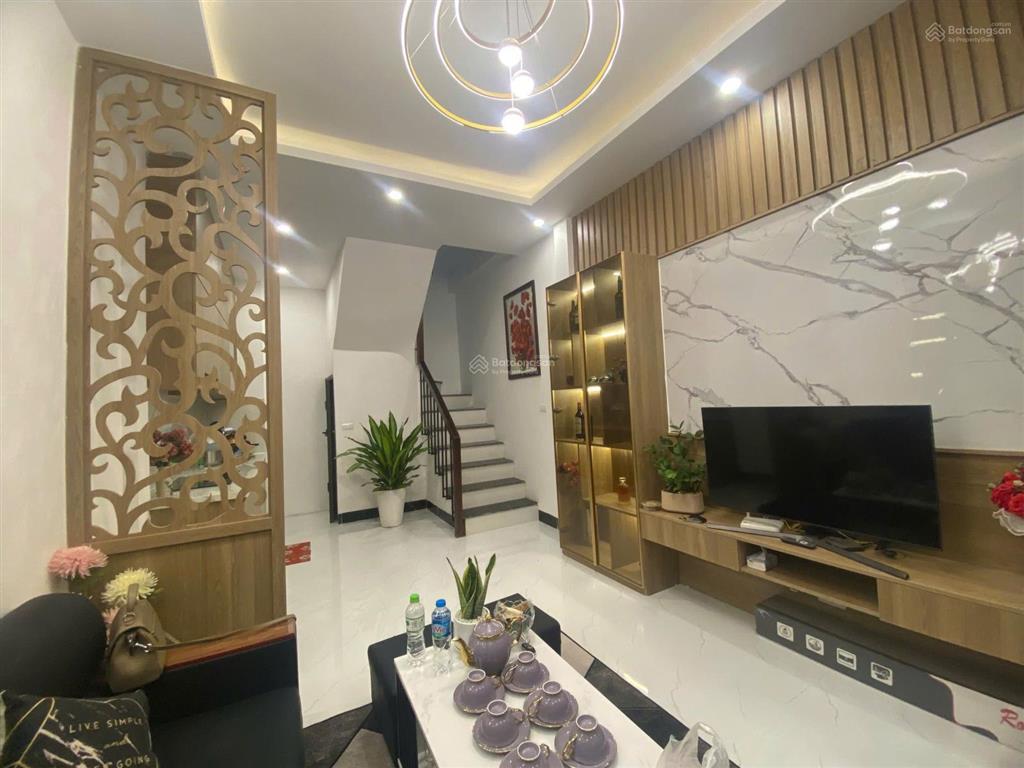 Nguyễn văn lộc  an hòa cách 5m ra ô tô tránh. nhà đẹp ở luôn. giá 8 tỷ hơn.  0794 182 ***. 0989388