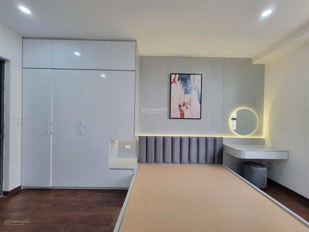 Căn tân tây đô 79.3m2, 3 ngủ, 2 vệ sinh. lô góc. tặng full nội thất. giá 4 tỷ hơn.  0989 388 ***