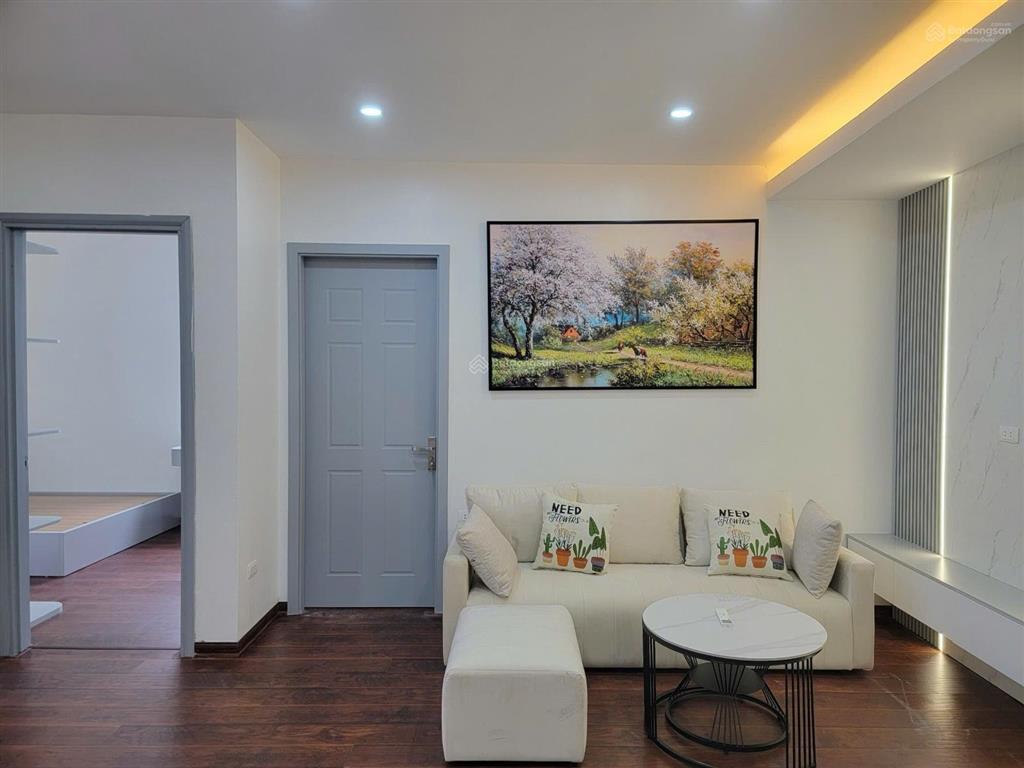 Căn tân tây đô 79.3m2, 3 ngủ, 2 vệ sinh. lô góc. tặng full nội thất. giá 4 tỷ hơn.  0989 388 ***