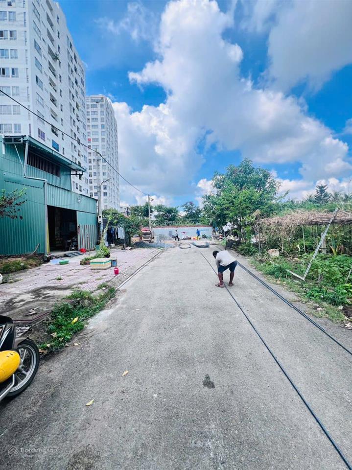 Hiếm  đất(100m2)view sông cực mát đg 9m(có vỉa hè)kdc hiện hữu xây dựng tự do 5' ra phạm văn đồng