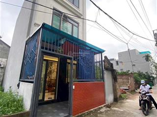 Nhà dân xây độc lập. ô tô đỗ cửa. gần kđt đô nghĩa, đh phenikaa, bv nhi, vành đai 4. alo e giang