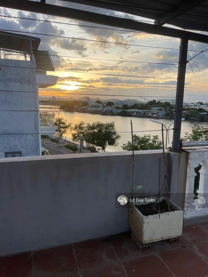 Bán nhà mặt tiền kinh doanh sầm uất vũ bảo ngô mây gần biển đại học quy nhơn 93m² chỉ 10 ty xzz