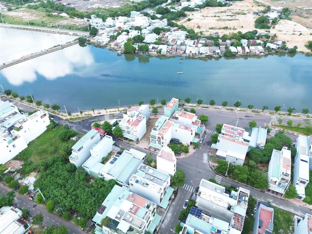 Sót vài lô mặt tiền giá tốt dt rộng 84m nhỉn 3ty khu hà thanh quy nhơn. ô tô thông thoáng