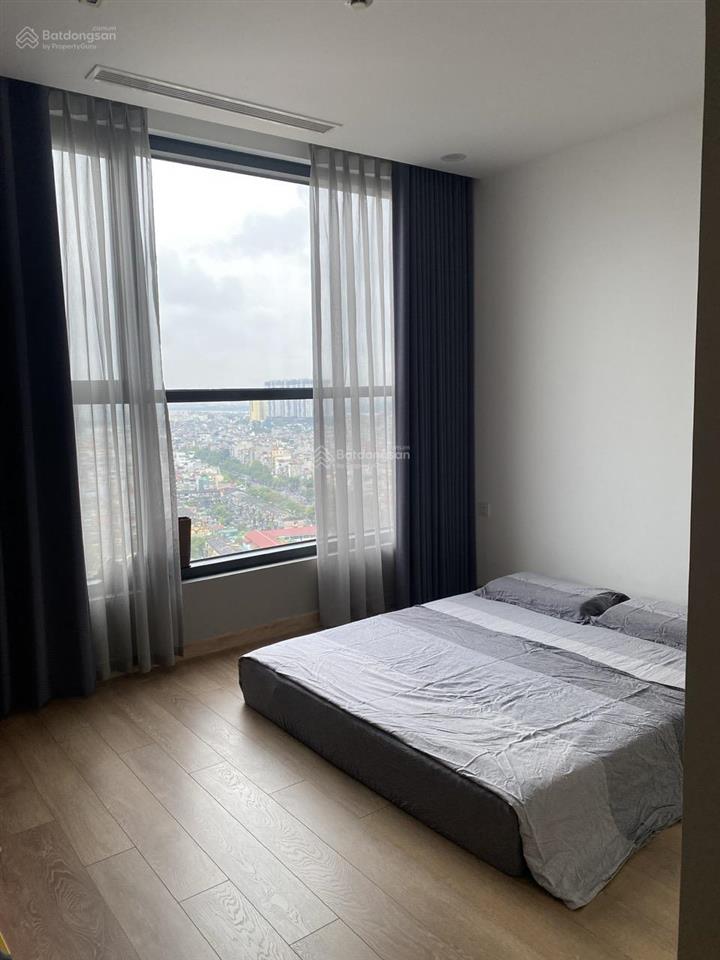 Sổ đỏ  chính chủ bán căn hộ 2pn, đầy đủ nội thất, tầng trung, view thoáng đẹp  giá 9.5 tỷ