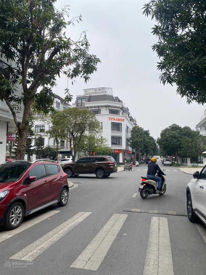 Cho thuê lk vinhome hàm nghi, 145m2, 5 tầng, mt 6m, vp, kd  45tr