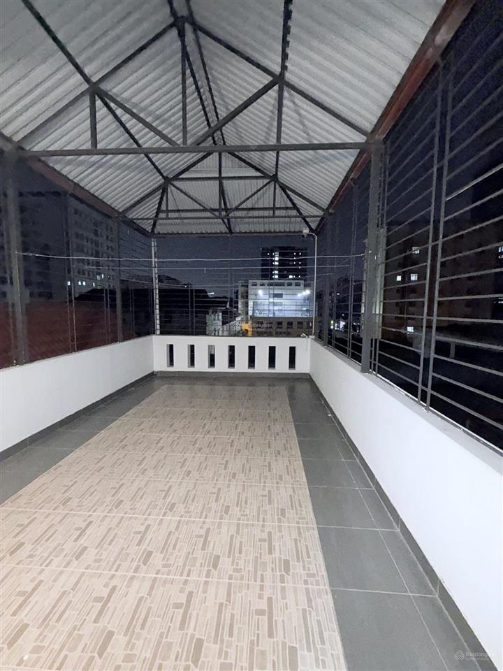 Cho thuê nhà hoàng quốc việt, 110m2, 5 tầng, mt 4.5m, 25tr