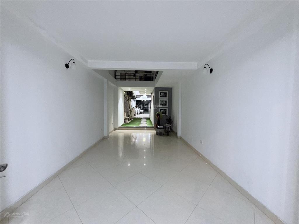 Cho thuê nhà hoàng quốc việt, 110m2, 5 tầng, mt 4.5m, 25tr