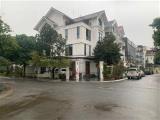 Cho thuê biệt thự phạm văn đồng, 200m2, 4 nổi, 1 hầm, lô góc, thang máy 55tr