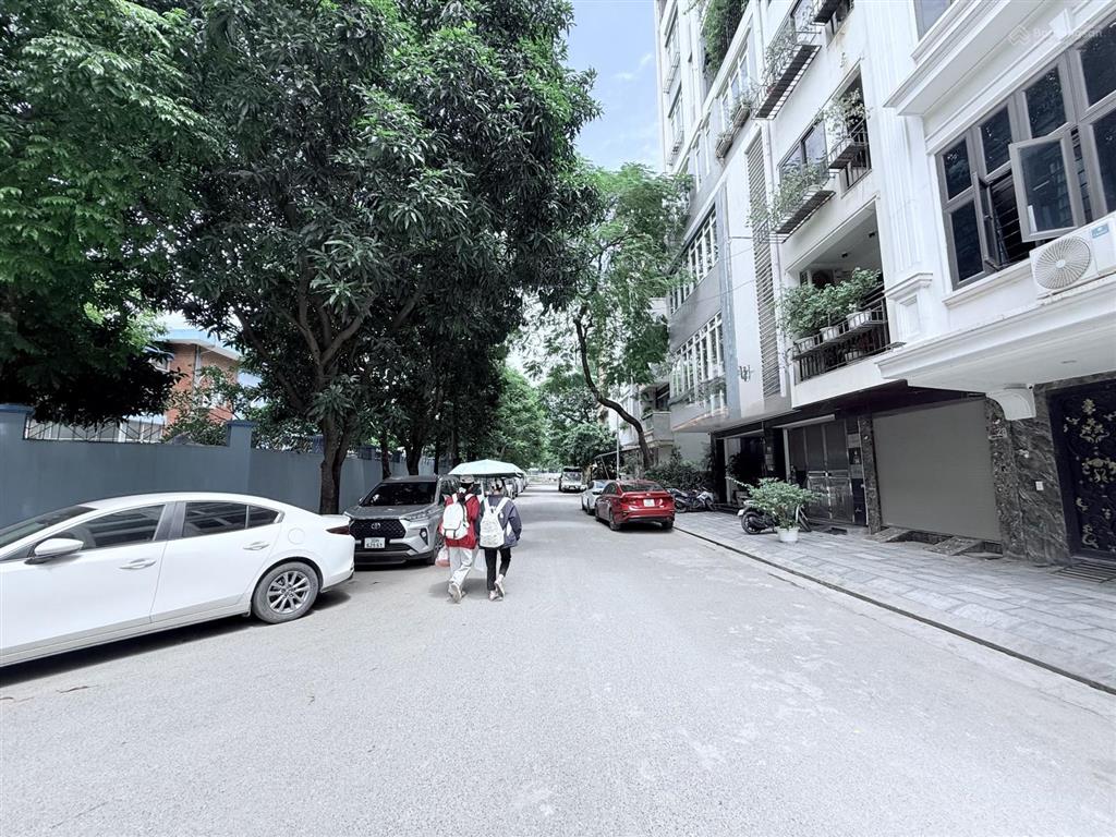 Cho thuê nhà 172 phú diễn, 60m2, 6 tầng, thang máy, nhà đẹp, 30tr