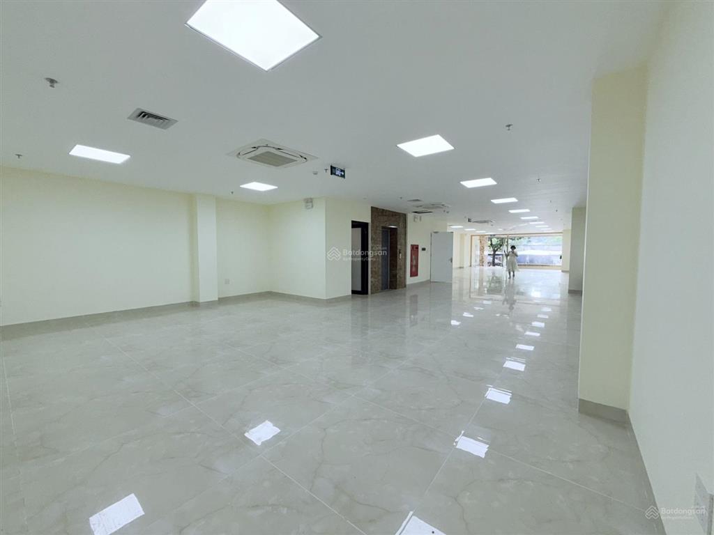 Cho thuê võ chí công, 250m2, 10 tầng, mt 8m, nhà mới, pccc