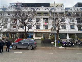 Cho thuê nhà phạm văn đồng, 120m2, 7 tầng, mt 8m, thang máy, nhà đẹp, 75tr