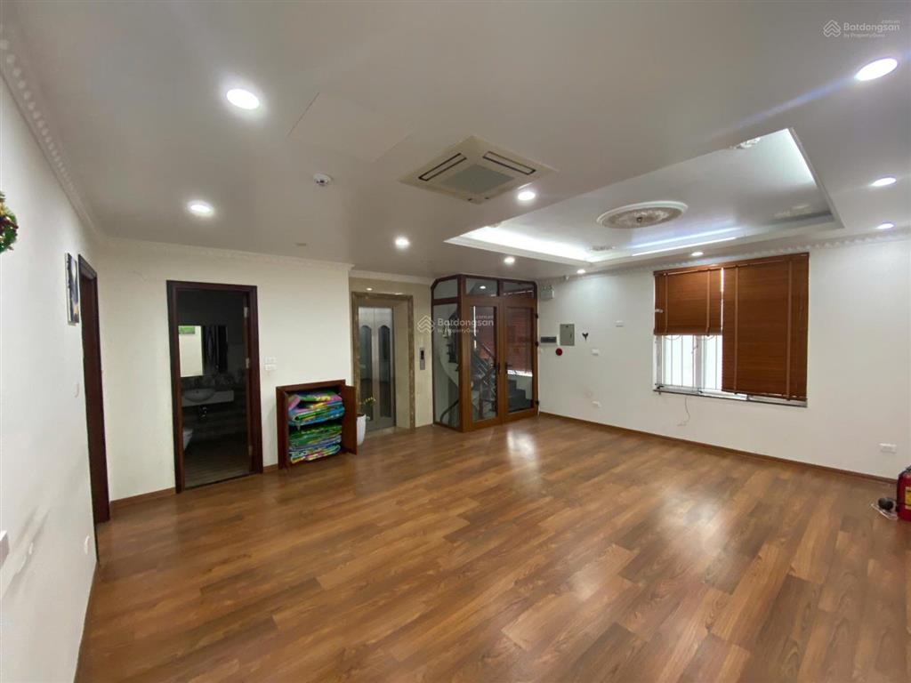 Cho thuê nhà phạm văn đồng, 120m2, 7 tầng, mt 8m, thang máy, nhà đẹp, 75tr