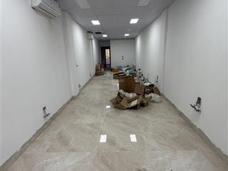 Cho thuê nhà mai dịch, 80m2, 8 tầng, thông sàn, thang máy, 45tr