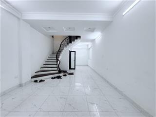 Cho thuê nhà trần quốc hoàn, 50m2, 5 tầng, nhà đẹp, 25tr