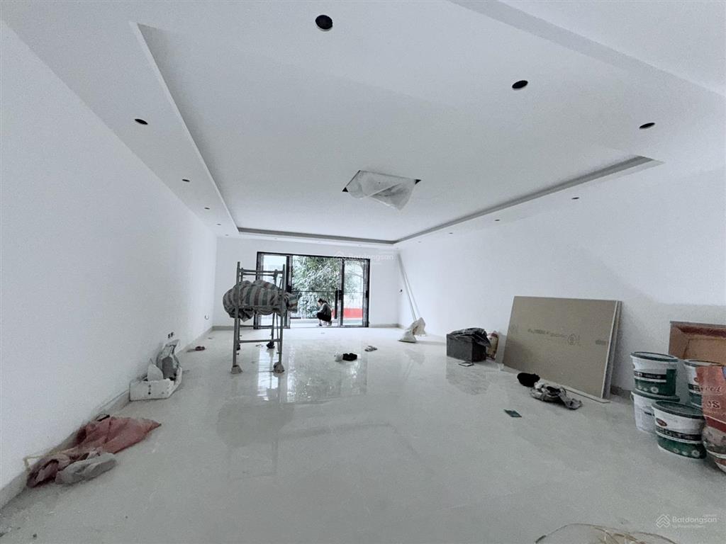 Cho thuê lk nguyễn chánh, 75m2, 5 tầng, thông sàn, thang máy, 50tr