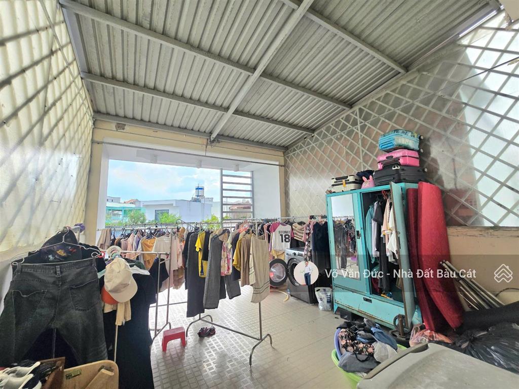 Bán nhà hẻm 4m hoàng văn thụp4tân bình. dt 4x14m đúc 1 trệt, 3 lầust  5pn4wc nhà còn mới