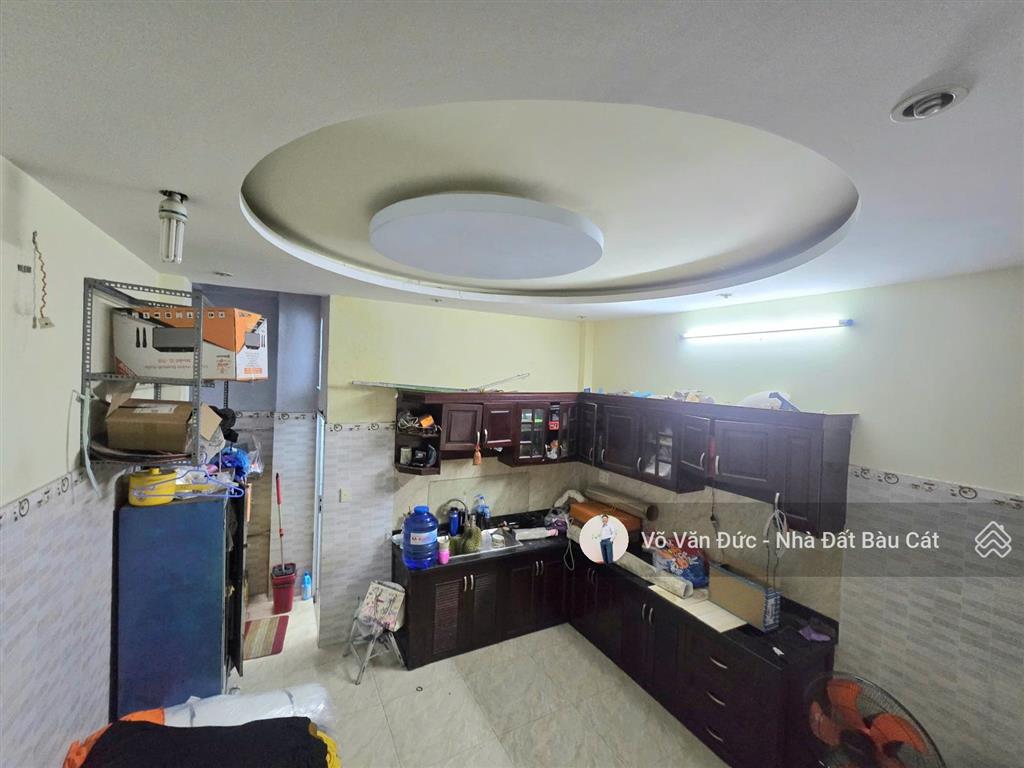 Bán nhà hẻm 4m hoàng văn thụp4tân bình. dt 4x14m đúc 1 trệt, 3 lầust  5pn4wc nhà còn mới