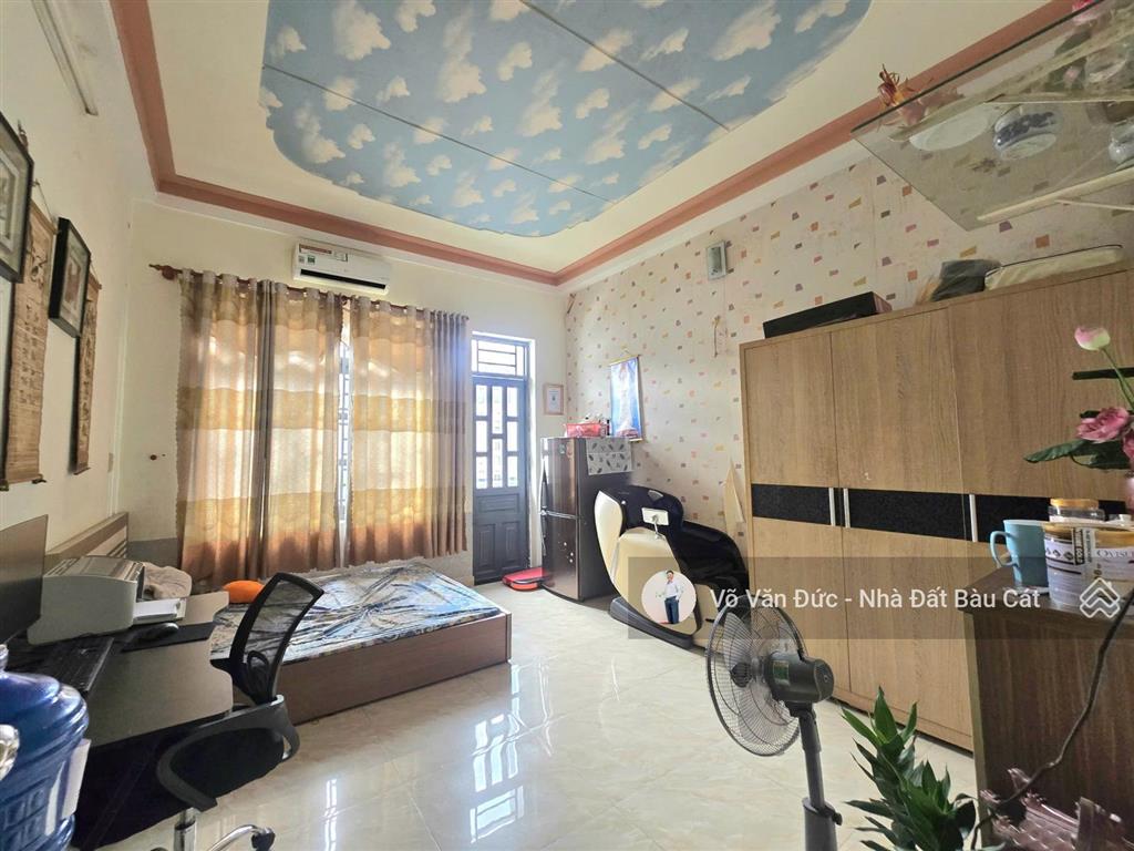 Bán nhà hẻm 4m hoàng văn thụp4tân bình. dt 4x14m đúc 1 trệt, 3 lầust  5pn4wc nhà còn mới