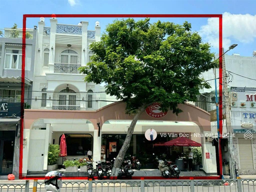 Bán nhà mặt tiền kênh tân hóa tân phú. dt 13.5x17 đúc 3 tầng vị trí siêu đẹp chiều ngang 13.5m