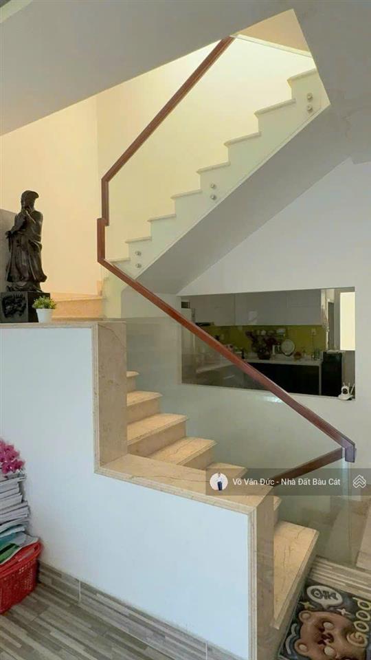 Bán nhà mặt tiền kênh tân hóa tân phú. dt 13.5x17 đúc 3 tầng vị trí siêu đẹp chiều ngang 13.5m