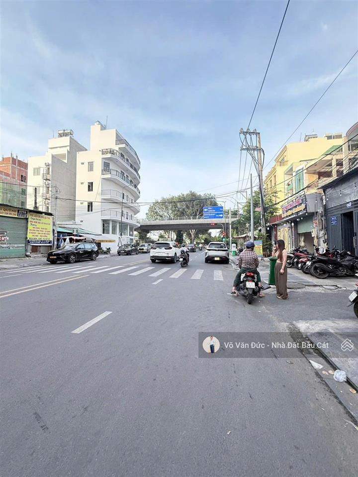 Siêu phẩm mt hoàng hoa thám ngay cửa ngõ nhà ga t3 mới dt 3.8x16 vị trí siêu đẹp chỉ nhỉnh 17 tỷ