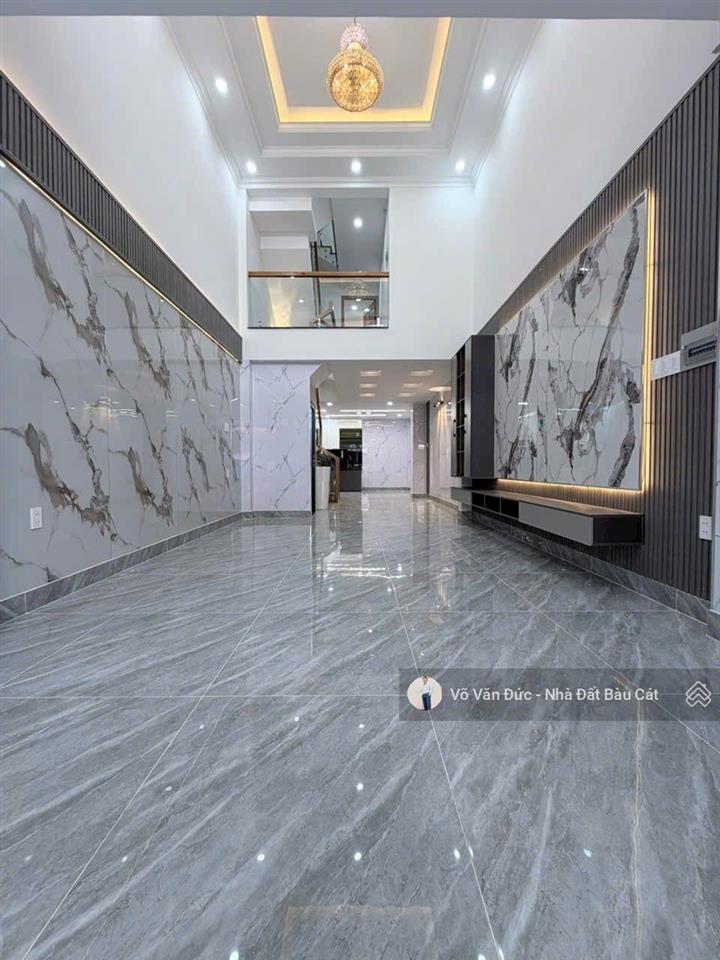 Siêu phẩm mới 100%  đúc 5 tấm  nội thất cao cấp  hxh 12m nguyễn hữu tiến  tân phú. dt 4x16m