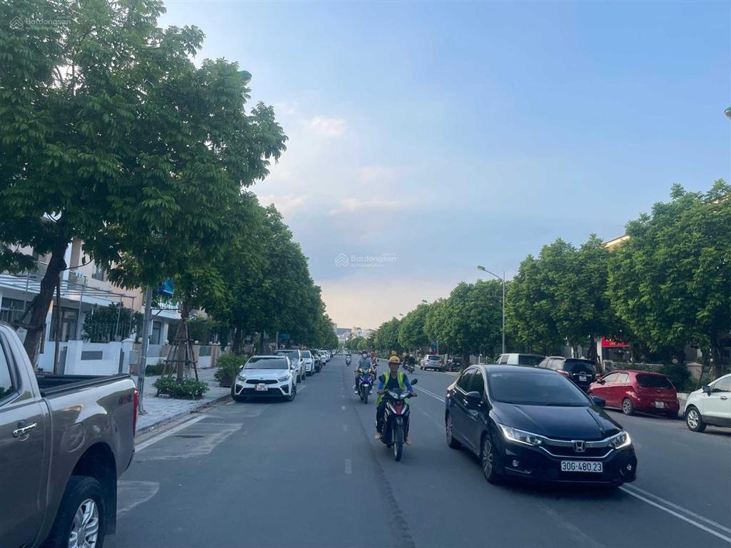 Cho thuê biệt thự dương nội, diện tích 200m2, mặt đường 27m, hoàn thiện đẹp.  0329 030 ***.