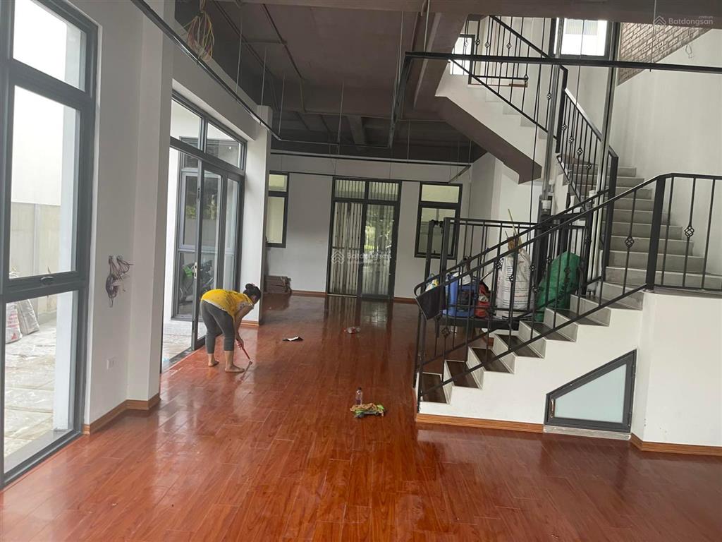 Cho thuê biệt thự dương nội, diện tích 200m2, mặt đường 27m, hoàn thiện đẹp.  0329 030 ***.