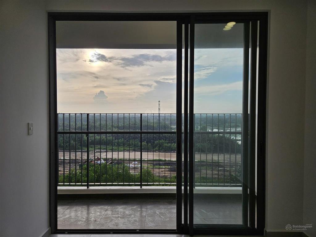 Bán gấp căn hộ mt eastmark 2pn 2wc 73.4m2 giá chỉ 3,850 tỷ đã có sổ hồng