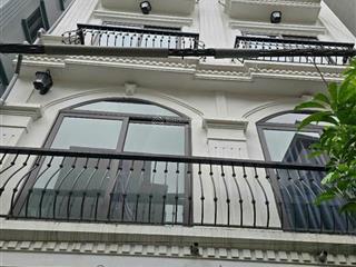 Gần đh công nghiệp 62m  7 tầng  17 phòng  thu 60tr/th  giá 12.5 tỷ  hằng mini