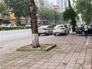 Bán nhà mặt phố ngô gia tự, 62,5 tỷ, dt235m2, mt 10,7m.
đẹp, nhiều tiện ích