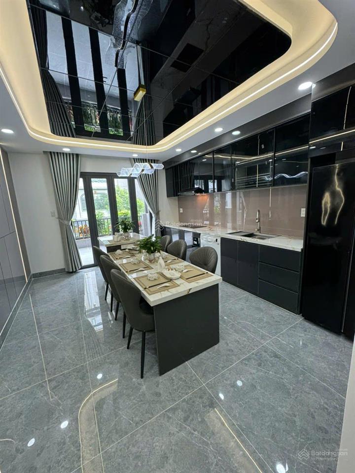 Nhà phố cao cấp 4x28m full thổ cư hoàn công đầy đủ, full nội thất, đường nhựa 12m