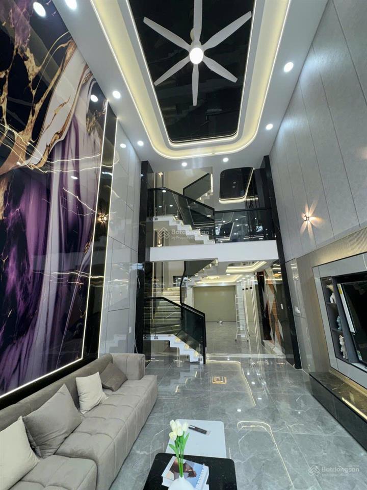 Nhà phố cao cấp 4x28m full thổ cư hoàn công đầy đủ, full nội thất, đường nhựa 12m