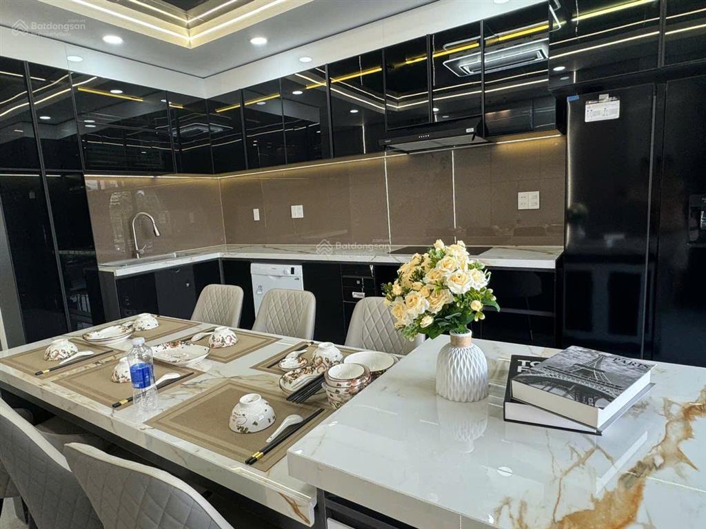 Nhà phố cao cấp 4x28m full thổ cư hoàn công đầy đủ, full nội thất, đường nhựa 12m