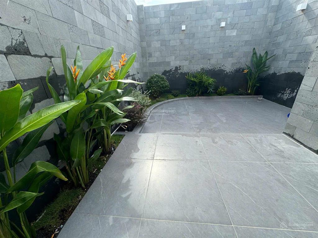 Nhà phố cao cấp 4x28m full thổ cư hoàn công đầy đủ, full nội thất, đường nhựa 12m