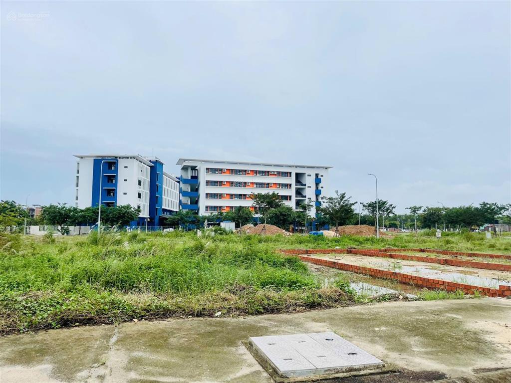 Lô v6 ngay fpt complex giá chỉ 5,8 tỷ111m². một trong số ít 1 lô cần bán gấp!
