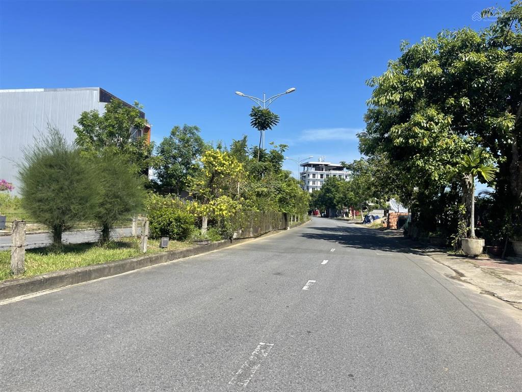 Chủ đi mỹ cần bán gấp lô biệt thự 295m2 diện tích siêu lớn, hướng đẹp xây biệt thự!