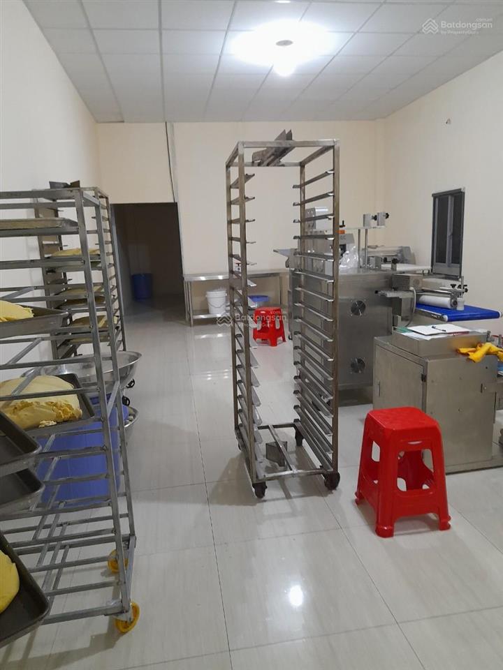 Chính chủ cần bán căn nhà ngang 30m dt 1416m2 mặt tiền võ văn bích gần chợ hóc môn