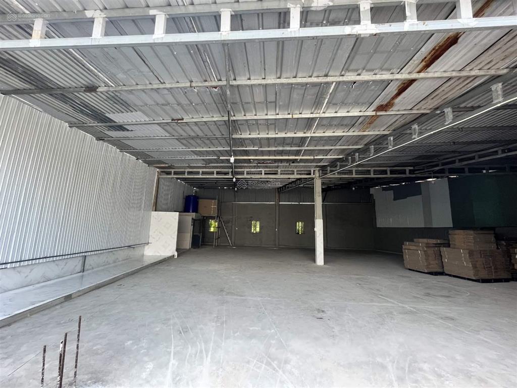Chính chủ cần bán căn nhà ngang 30m dt 1416m2 mặt tiền võ văn bích gần chợ hóc môn