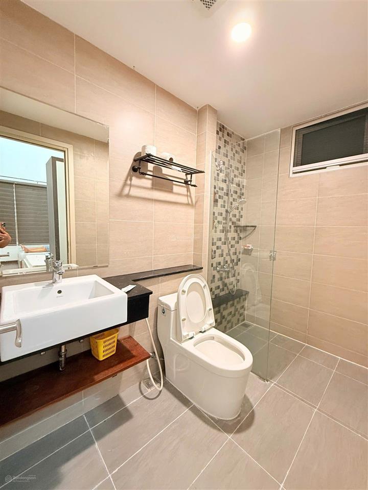 Kẹt tiền cần bán căn hộ homyland riverside 2pn 2wc 81m2, full nt, giá chỉ 4,x tỷ
